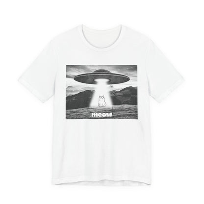 Funny Alien Cat Tee, Unisex Graphic T-Shirt, UFO Lover Gift, Cute Cat Shirt, Quirky Humor Tee, Perfect for Cat Lovers